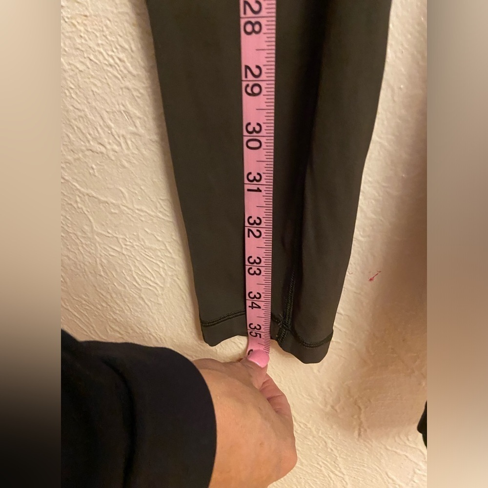Lululemon legging - Picture 2 of 9